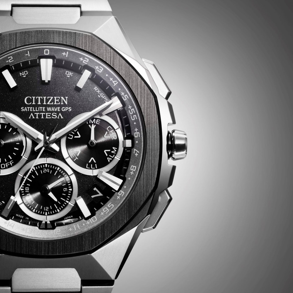 Citizen Attesa Uhr, schwarzes Zifferblatt, silbernes Gehäuse, Chronograph, GPS, Zeitzonen, hergestellt in Japan.