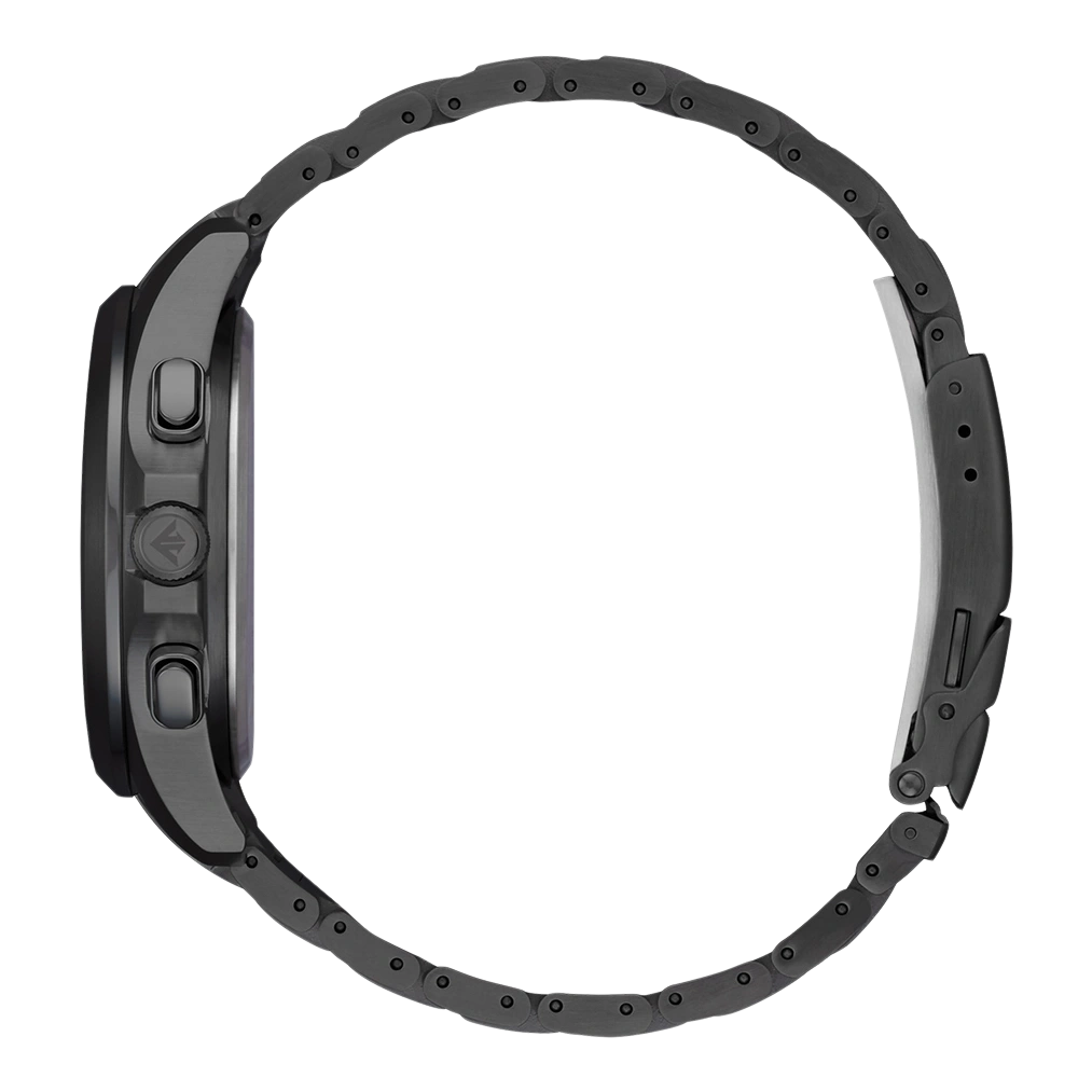 Seitenansicht einer schwarzen Uhr mit Kettengliederarmband, isoliert.