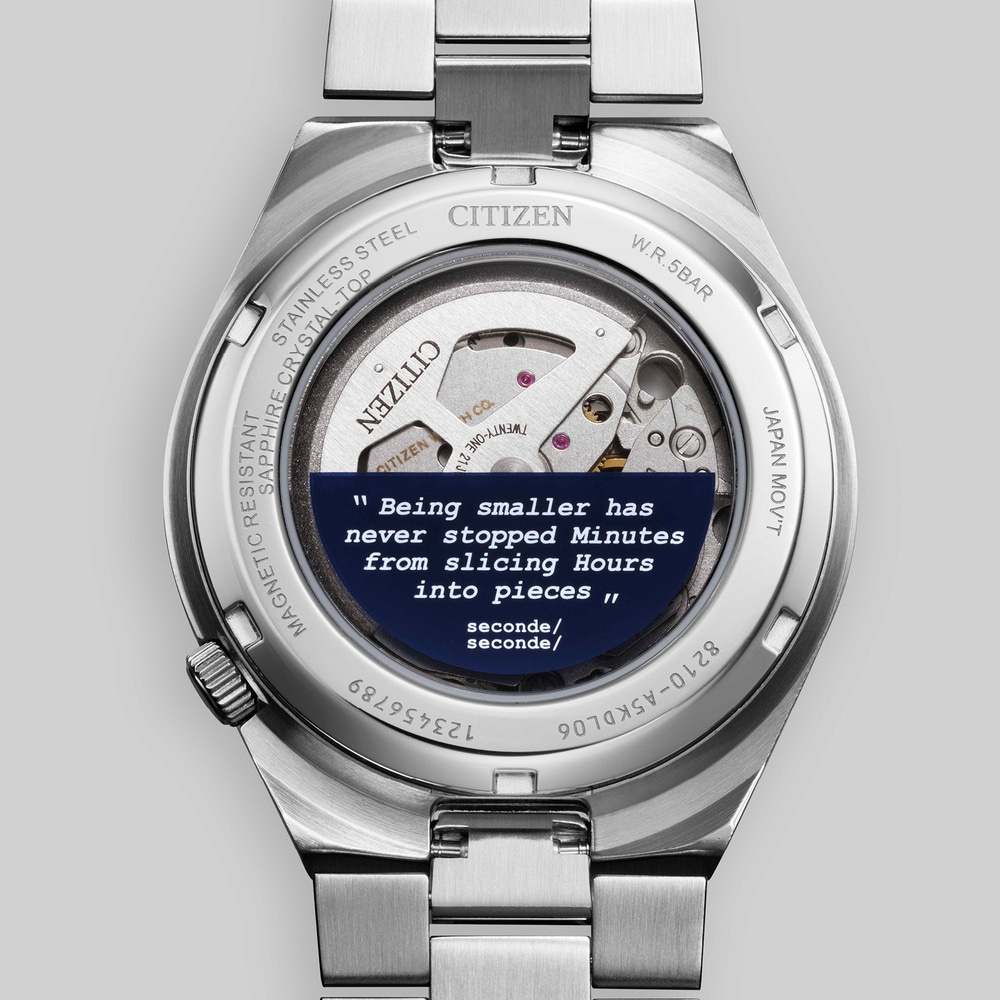 Rückseite einer Citizen-Uhr mit einem Zitat über Zeit.