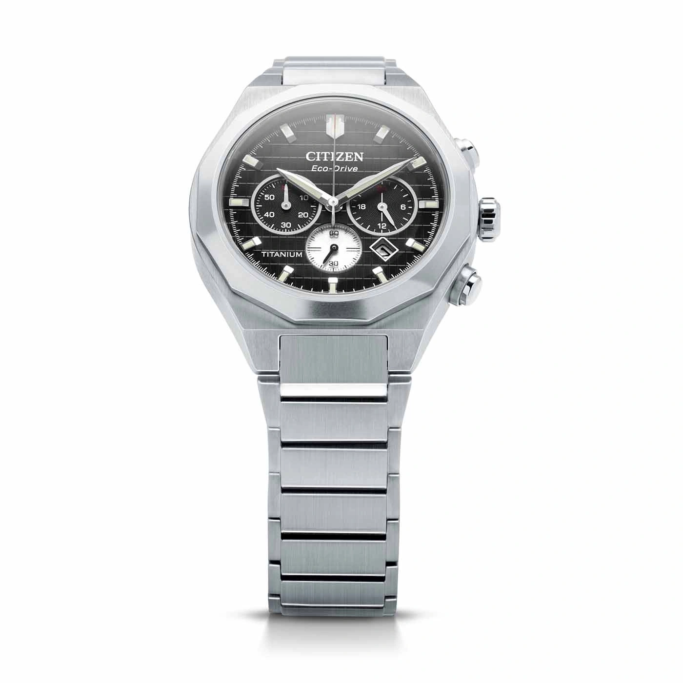 Citizen Eco-Drive Titanuhr mit schwarzem Zifferblatt und Chronographenfunktionen.