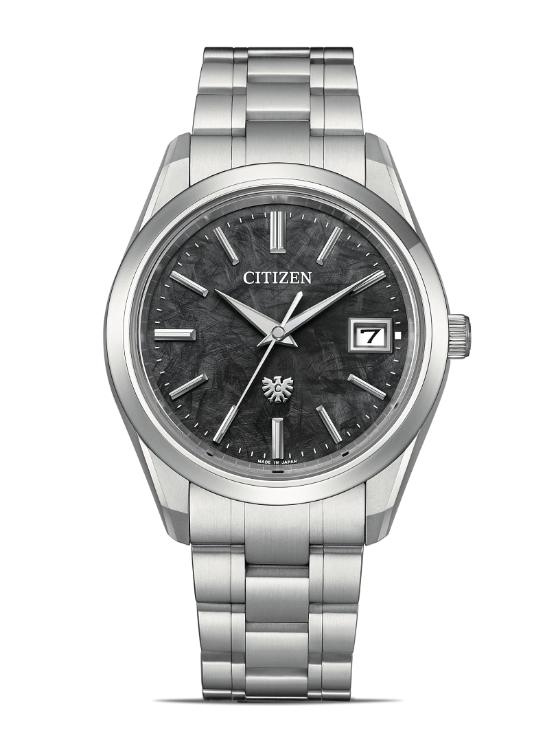 Citizen-Uhr mit schwarzem strukturiertem Zifferblatt und silbernem Armband