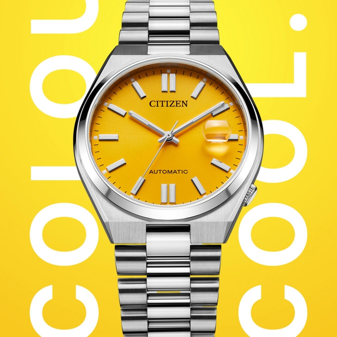 Citizen-Uhr mit gelbem Zifferblatt und silbernem Armband auf gelbem Hintergrund