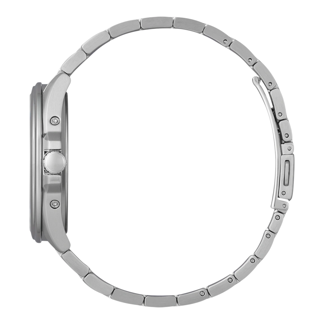 Silberne Uhr mit Metallarmband, Seitenansicht, isoliert auf weißem Hintergrund