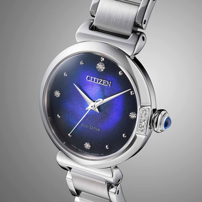 Citizen-Uhr mit blauem Zifferblatt und Diamantakzenten, Edelstahlarmband.