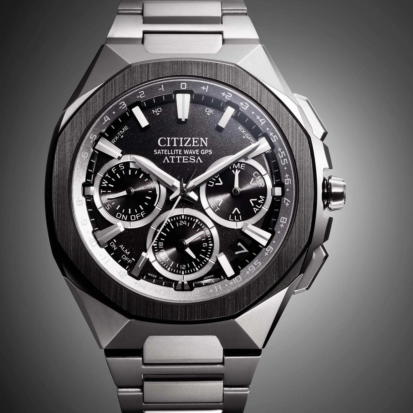 Citizen Attesa Uhr mit schwarzem Zifferblatt, Satellitenwellen-GPS und Edelstahlarmband.