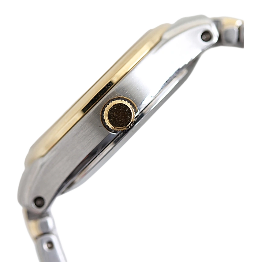 Nahaufnahme einer silber-goldenen Uhr mit Krone und Armband.