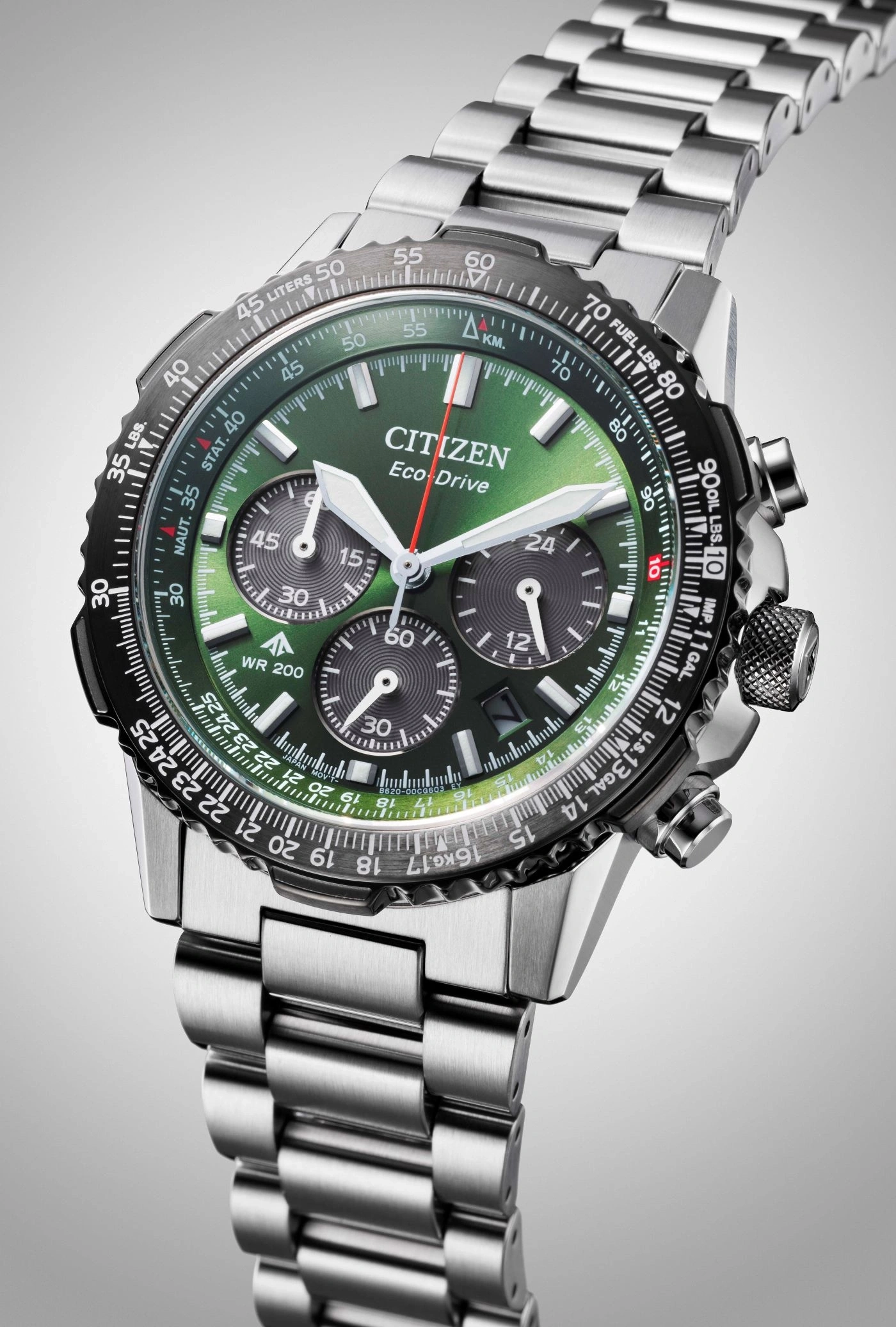 Citizen Eco-Drive Uhr mit grünem Zifferblatt und Edelstahlarmband, Chronograph.