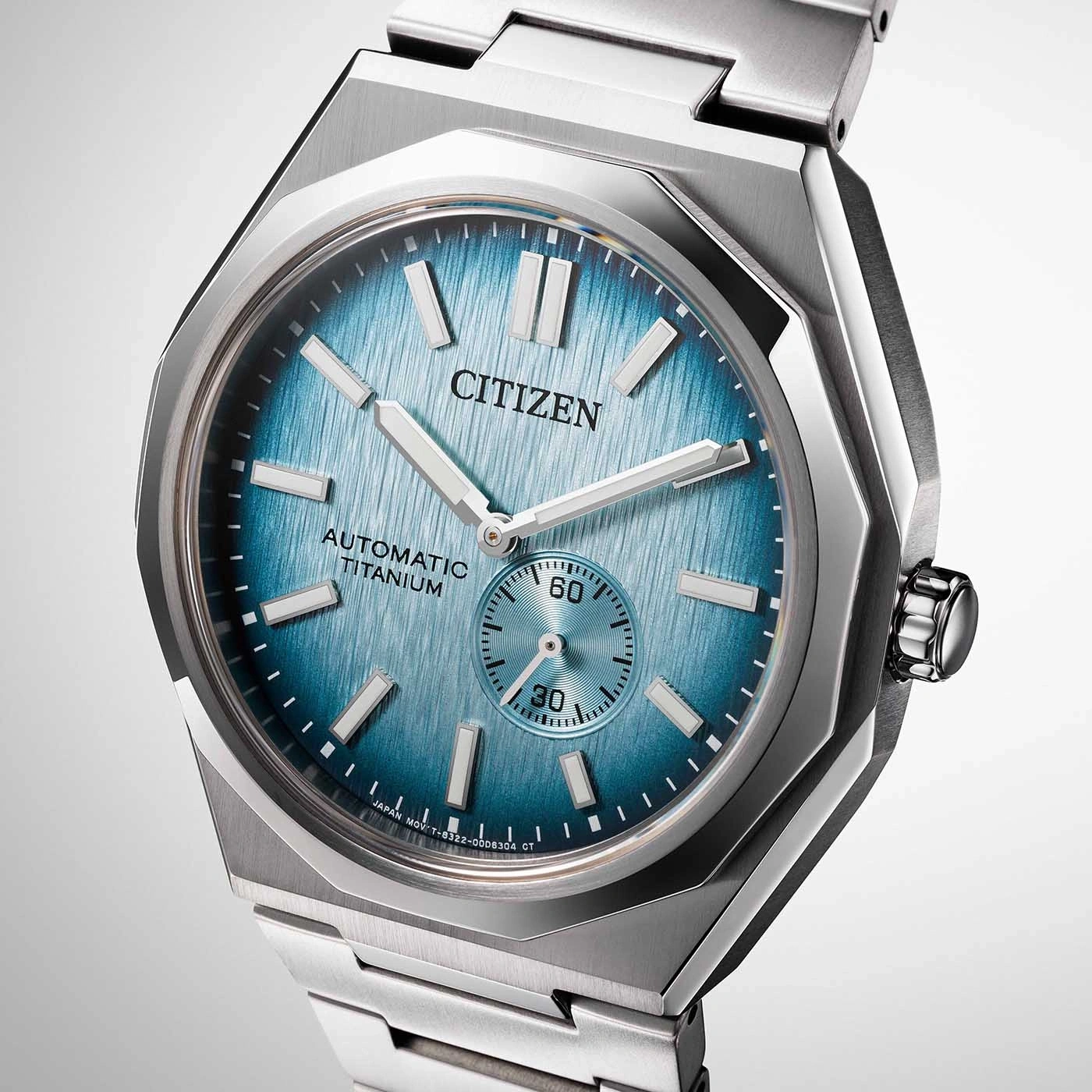 Citizen-Uhr mit blauem Zifferblatt und Titanarmband, Automatikwerk.